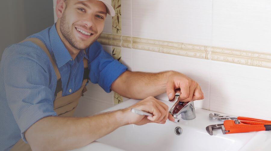 Local expert plumbing services in Delmar, IA
